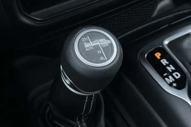 Jeep Wrangler (2022) thumbnail 31