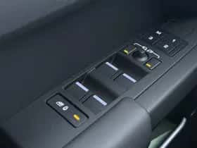 Land Rover Defender (2026) thumbnail 40