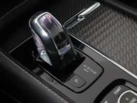 Volvo XC90 (2015) thumbnail 35