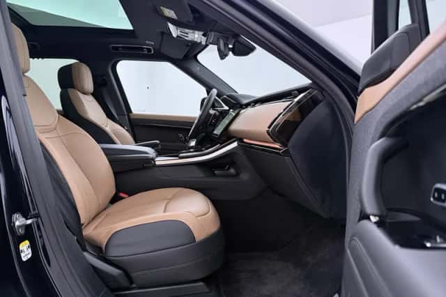Land Rover Range Rover Sport (2026) thumbnail 5