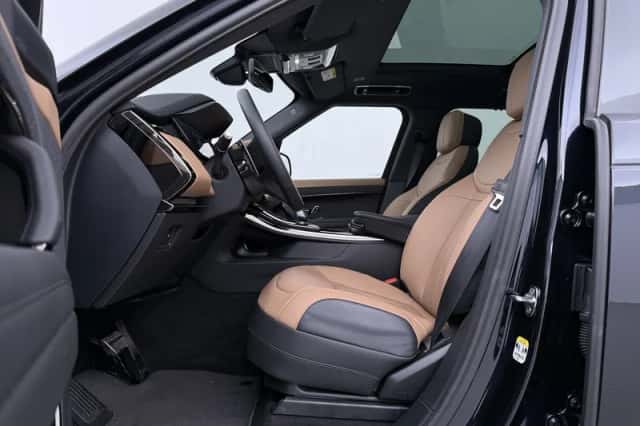 Land Rover Range Rover Sport (2026) thumbnail 3