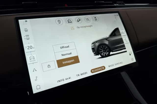 Land Rover Range Rover Sport (2026) thumbnail 33