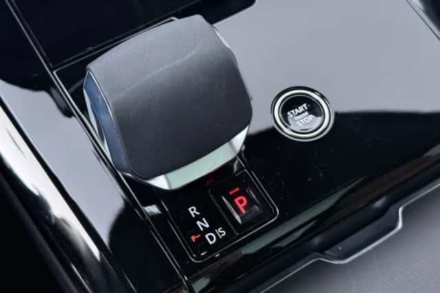 Land Rover Range Rover Sport (2026) thumbnail 37