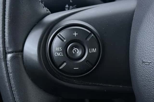 MINI Electric (2020) thumbnail 12