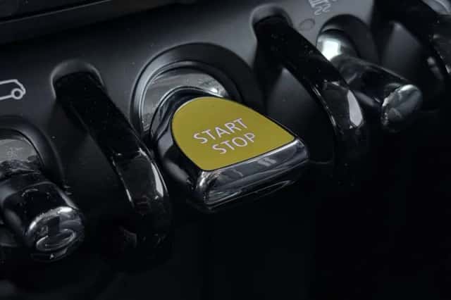 MINI Electric (2020) thumbnail 30