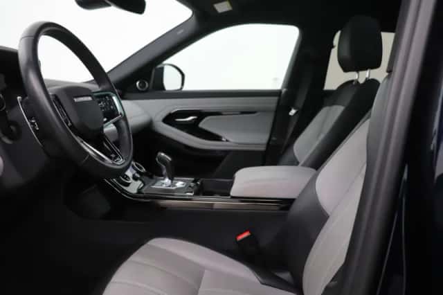 Land Rover Range Rover Evoque (2022) thumbnail 3