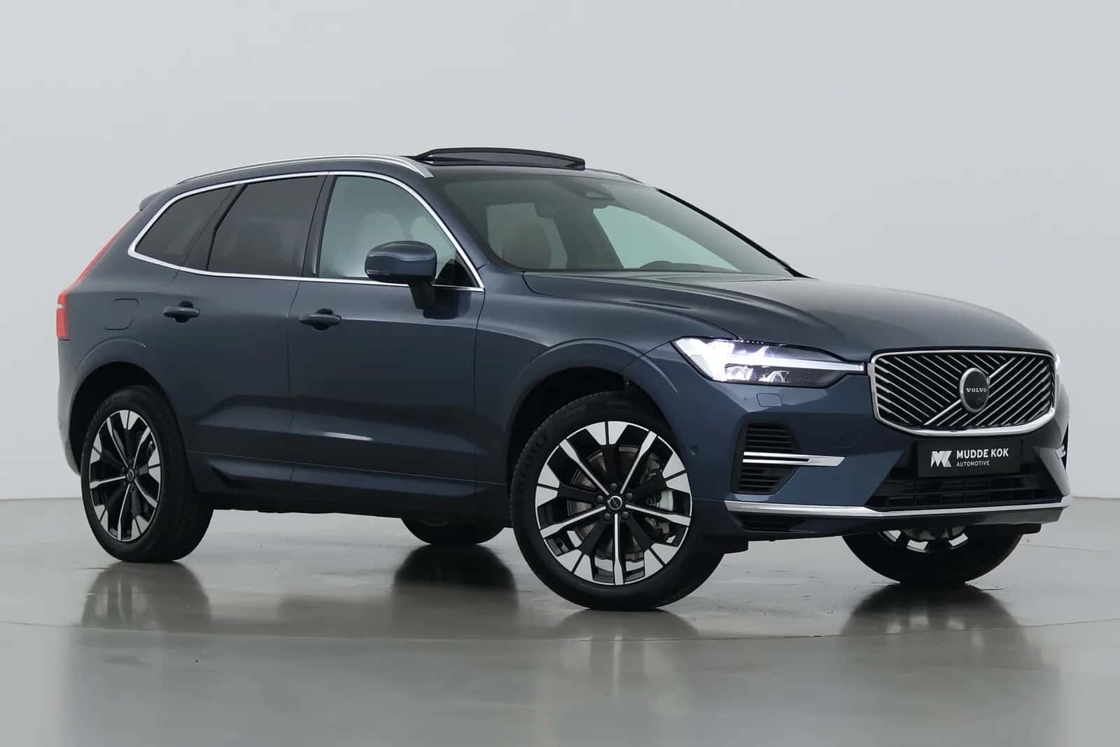 Volvo XC60 (2026) — foto 1
