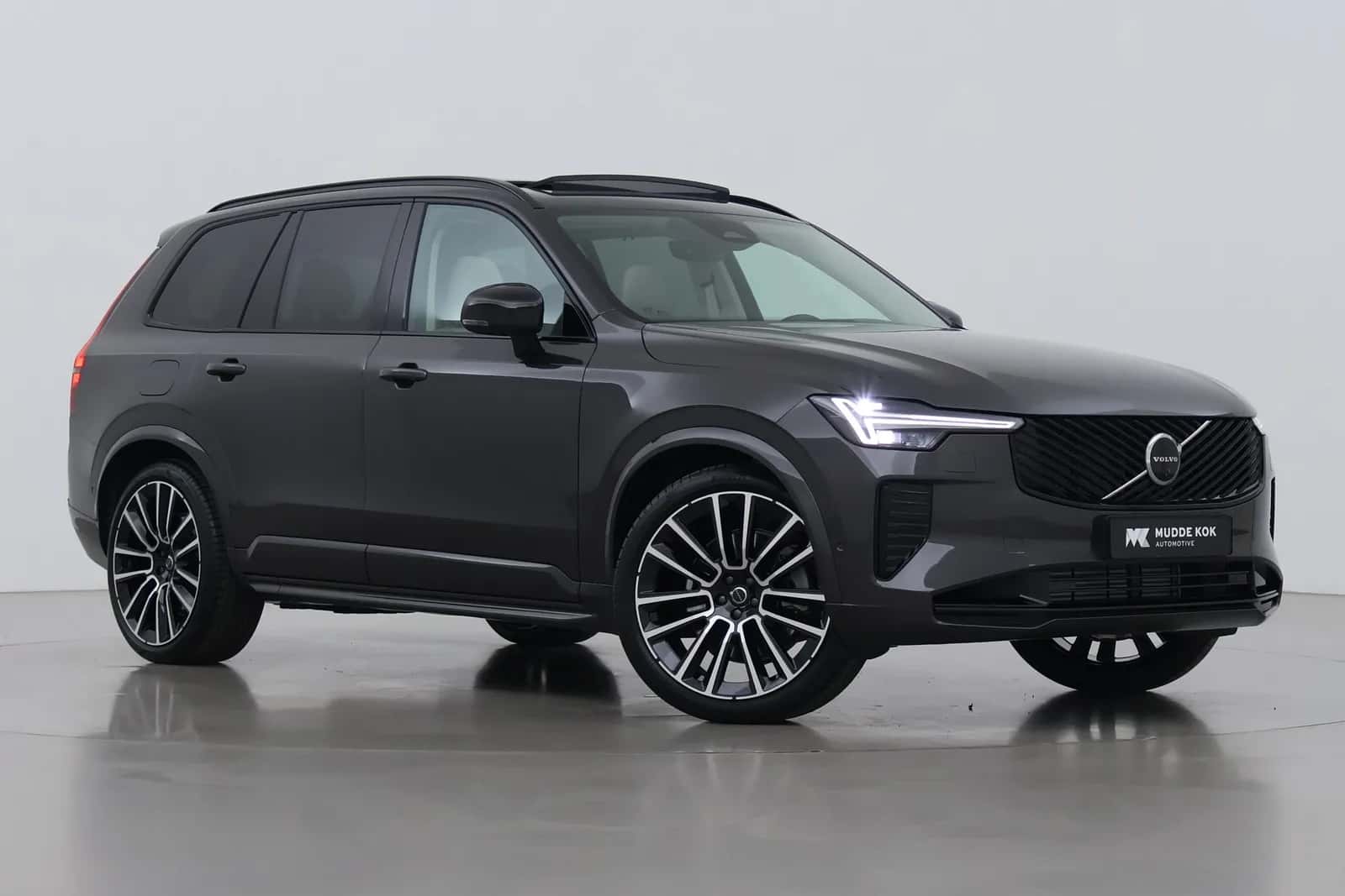 Volvo XC90 (2026) — foto 1