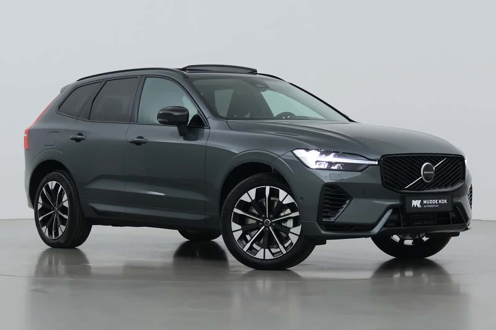 Volvo XC60 (2026) — foto 1