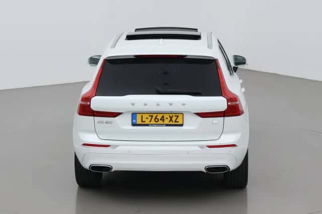 Volvo XC60 (2020) thumbnail 9