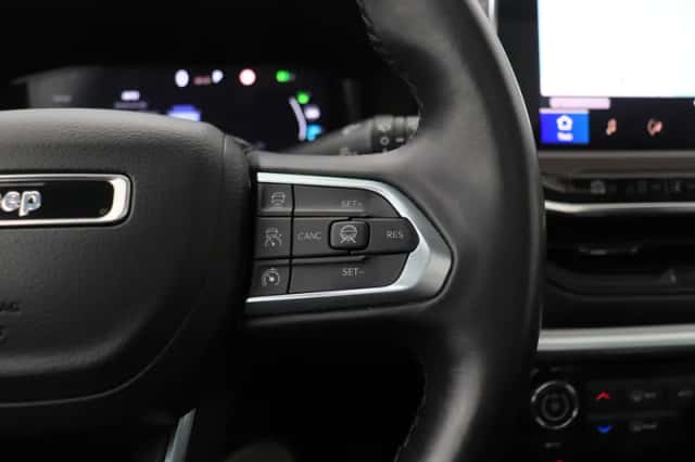 Jeep Compass (2022) thumbnail 35