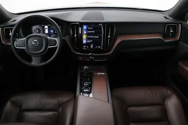Volvo XC60 (2020) thumbnail 4