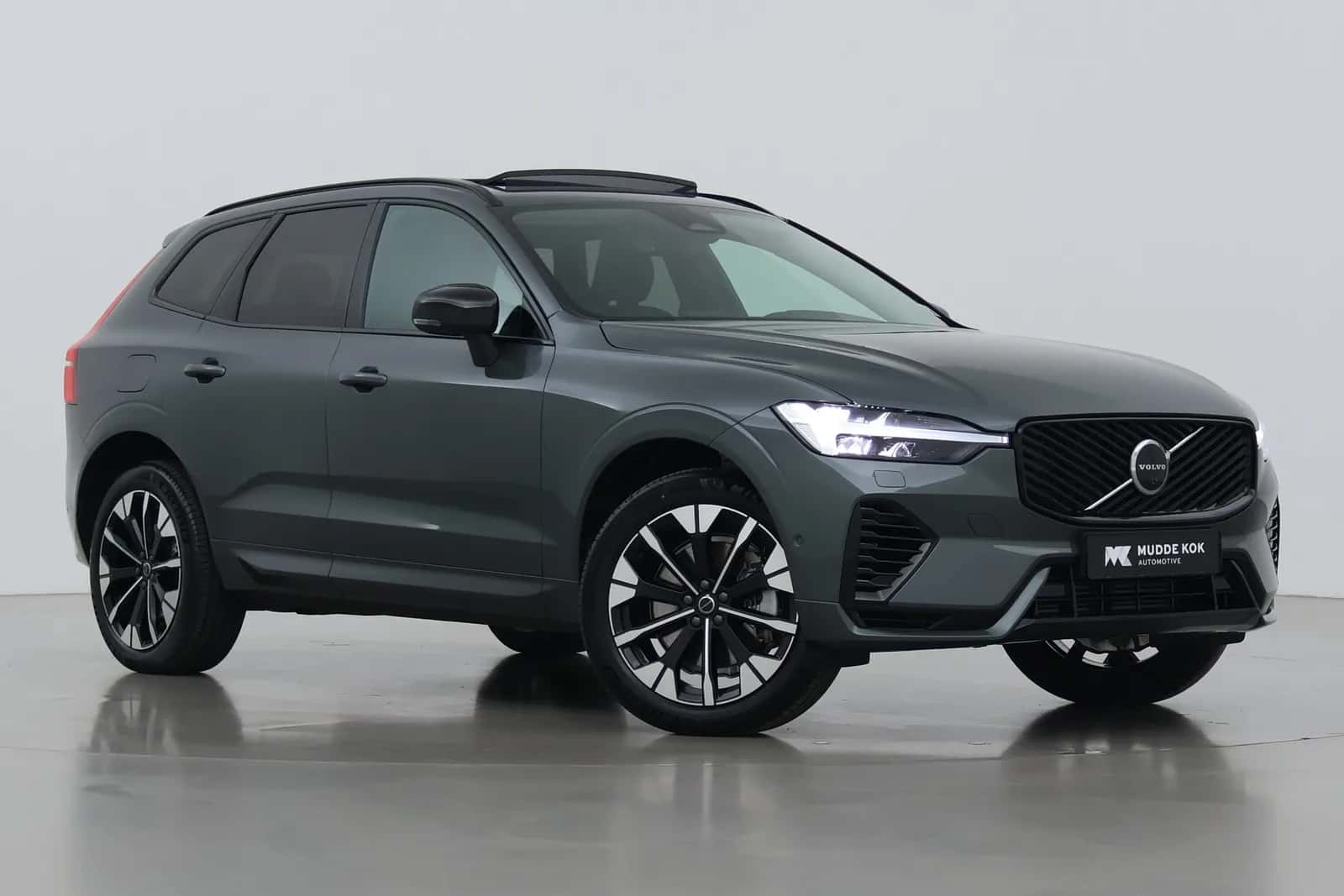 Volvo XC60 (2026) — foto 1