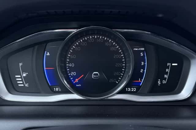 Volvo XC60 (2017) thumbnail 19
