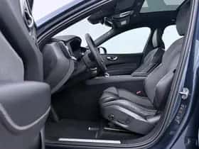 Volvo XC60 (2023) thumbnail 3