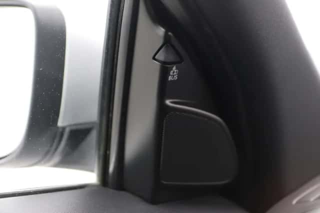 Volvo XC60 (2016) thumbnail 13