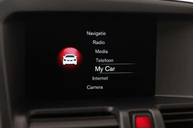 Volvo XC60 (2016) thumbnail 22