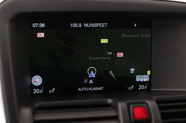 Volvo XC60 (2016) thumbnail 25