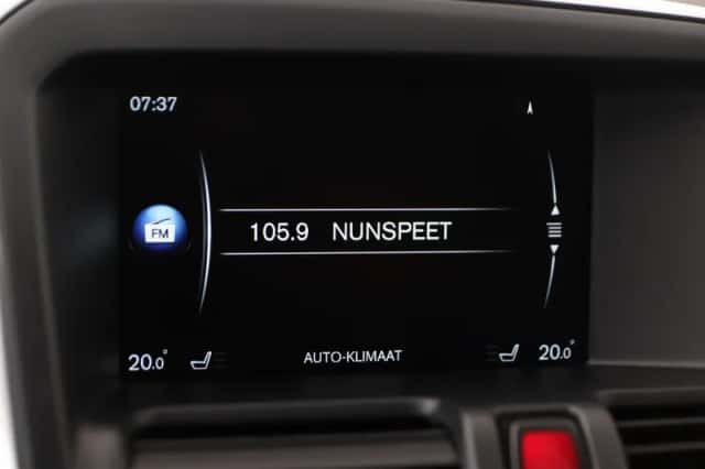 Volvo XC60 (2016) thumbnail 28