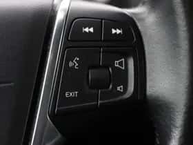Volvo XC60 (2016) thumbnail 36