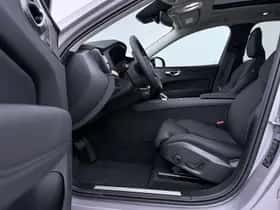 Volvo XC60 (2025) thumbnail 3