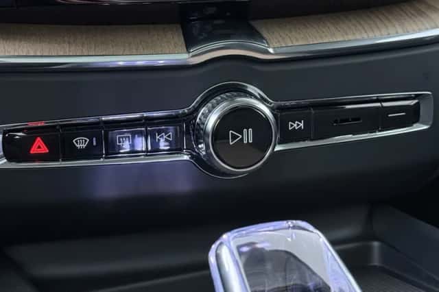 Volvo XC60 (2025) thumbnail 35
