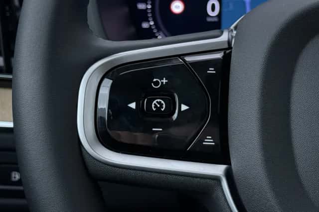Volvo XC60 (2025) thumbnail 38