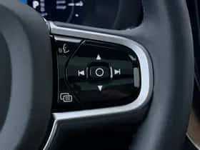 Volvo XC60 (2025) thumbnail 39