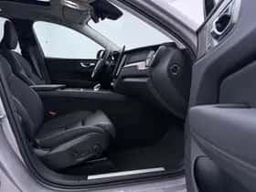 Volvo XC60 (2025) thumbnail 5