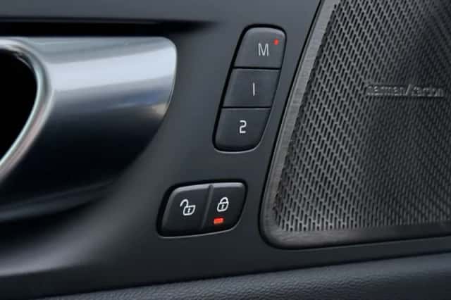Volvo XC60 (2025) thumbnail 43