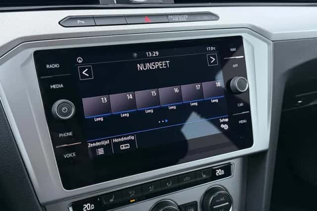 Volkswagen Passat (2018) thumbnail 22