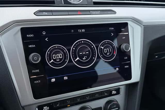 Volkswagen Passat (2018) thumbnail 28