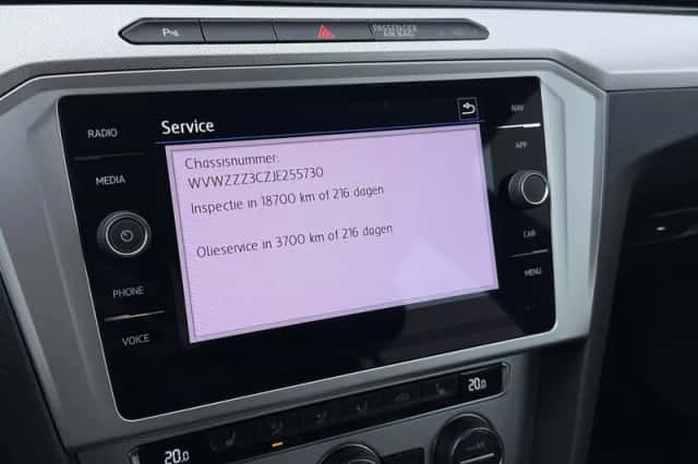 Volkswagen Passat (2018) thumbnail 29