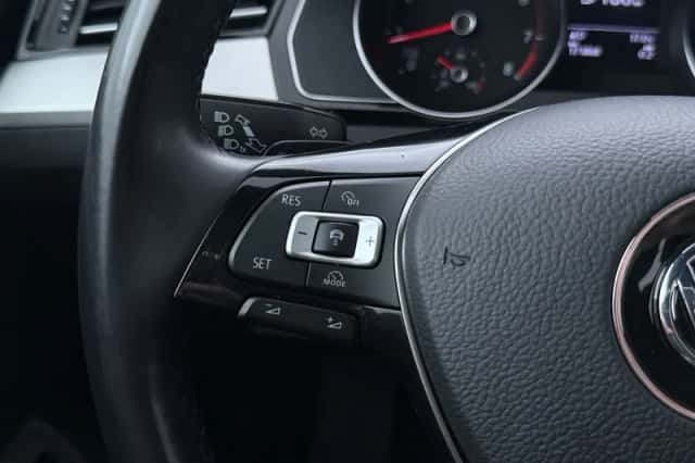Volkswagen Passat (2018) thumbnail 34