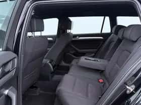 Volkswagen Passat (2018) thumbnail 42
