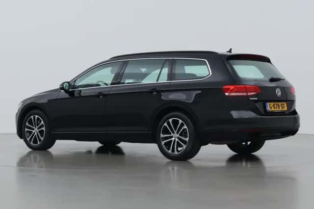 Volkswagen Passat (2018) thumbnail 55