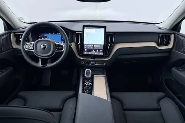 Volvo XC60 (2025) thumbnail 4