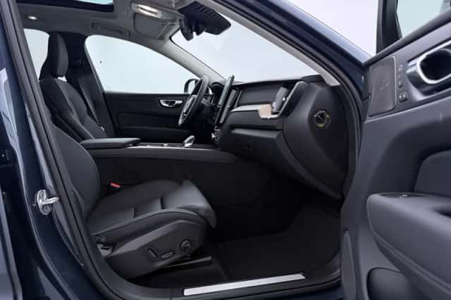 Volvo XC60 (2025) thumbnail 5