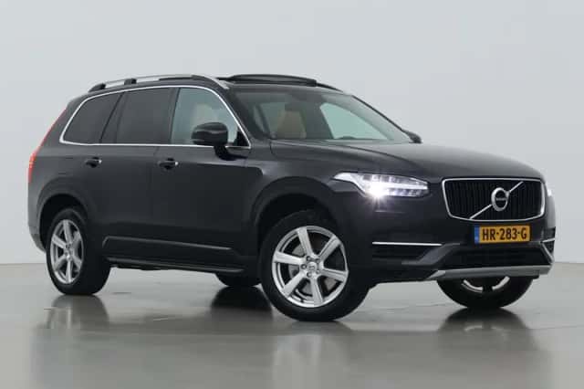 Volvo XC90 (2015) thumbnail 1