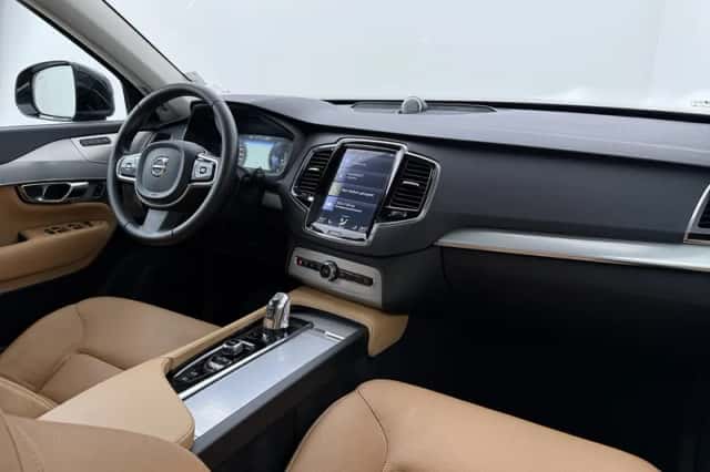 Volvo XC90 (2015) thumbnail 19