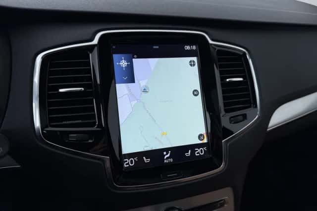 Volvo XC90 (2015) thumbnail 24