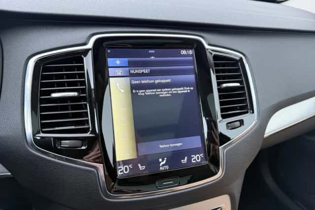 Volvo XC90 (2015) thumbnail 26