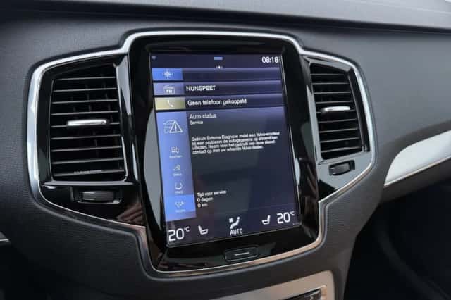 Volvo XC90 (2015) thumbnail 27