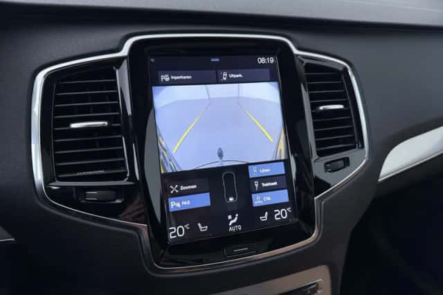Volvo XC90 (2015) thumbnail 30