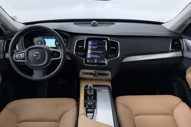 Volvo XC90 (2015) thumbnail 4