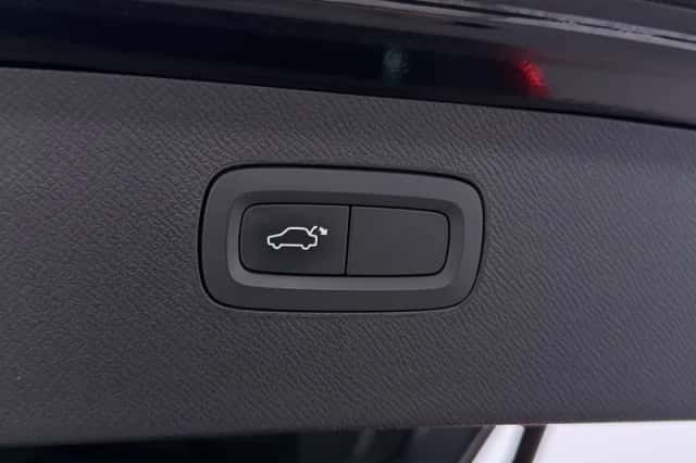 Volvo XC90 (2015) thumbnail 55