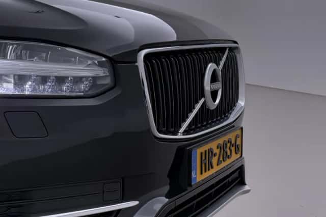 Volvo XC90 (2015) thumbnail 57