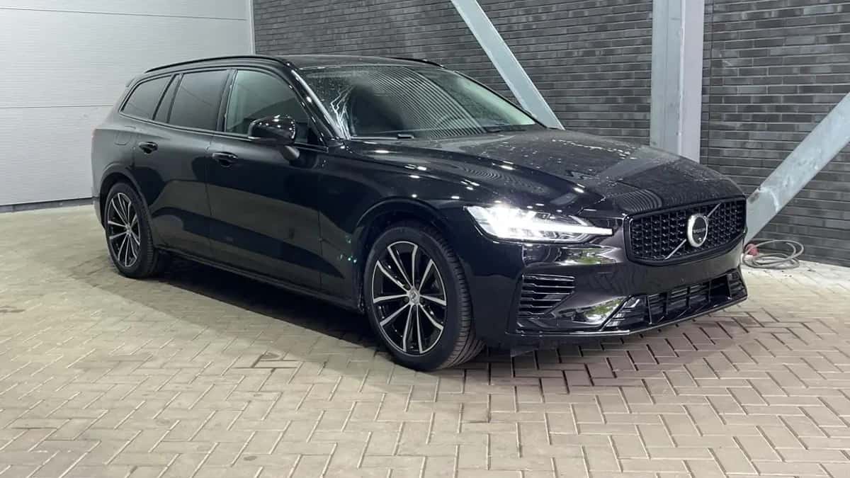 Volvo V60 (2025) — foto 1
