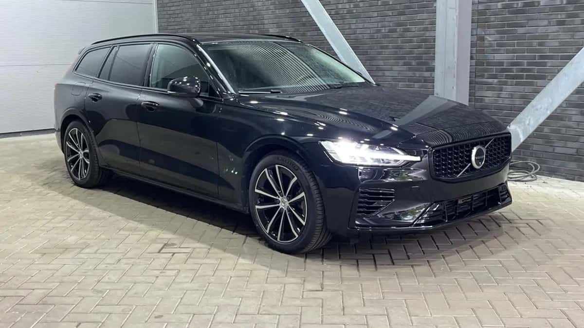 Volvo V60 (2025) — foto 1