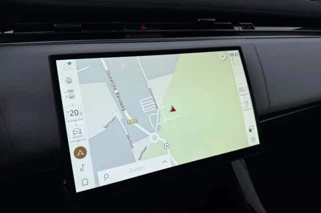 Land Rover Range Rover Sport (2026) thumbnail 25